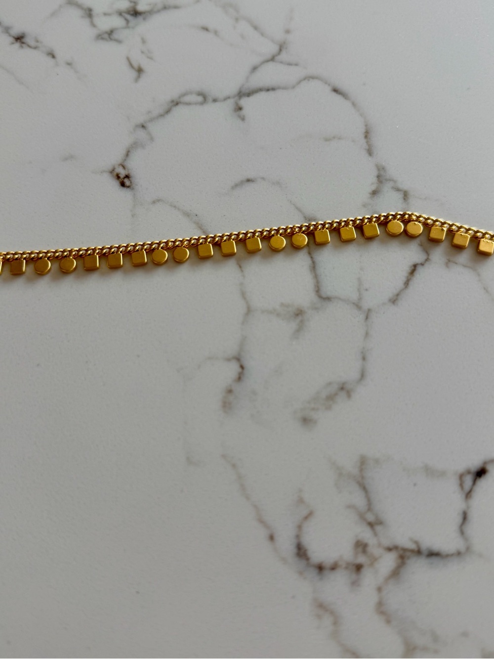 Madewell Gold Chain Necklace with Geometric Accents -
Madewell Gold earrings - Picture 7 of 12